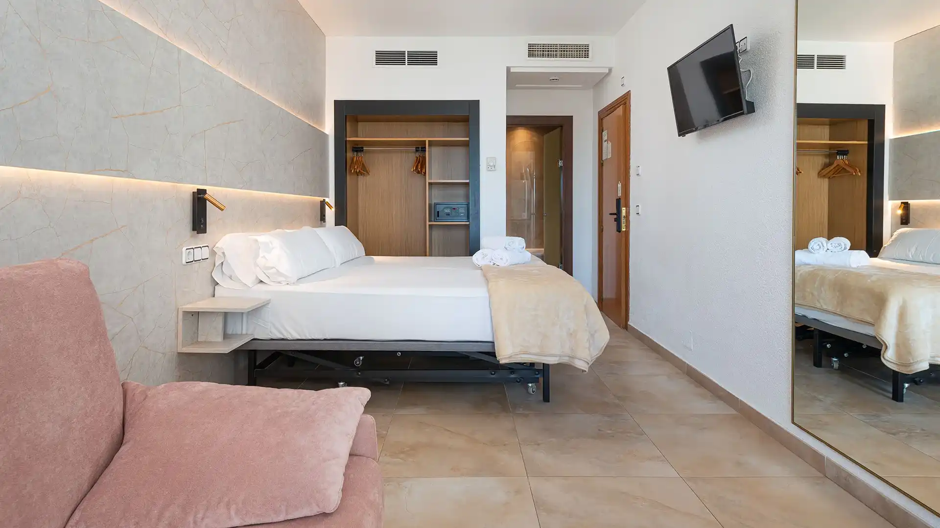 Habitación doble básica hotel condesa