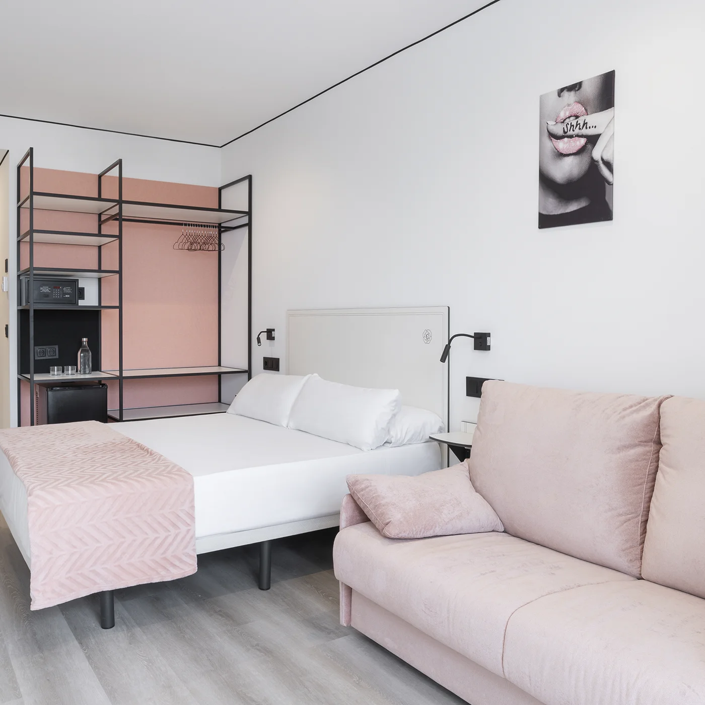 Sofa bed and balcony in Double Sea View Room hotel Condesa