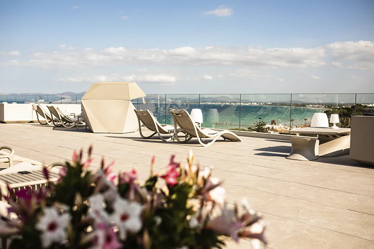 Solarium sky bar vista al mar Solarium vista al mar skybar hotel condesa