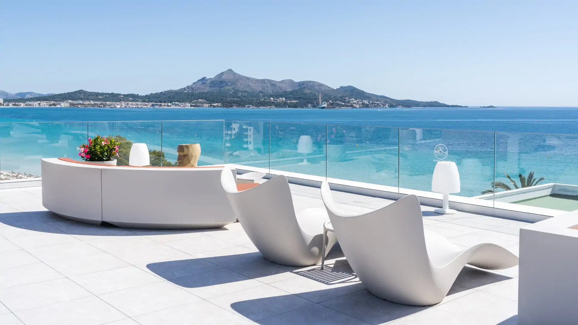 hero summer vacation promotion Hotel Condesa